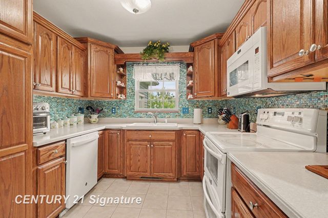 4470 Meadow Creek Court, Saginaw Twp, MI 48603