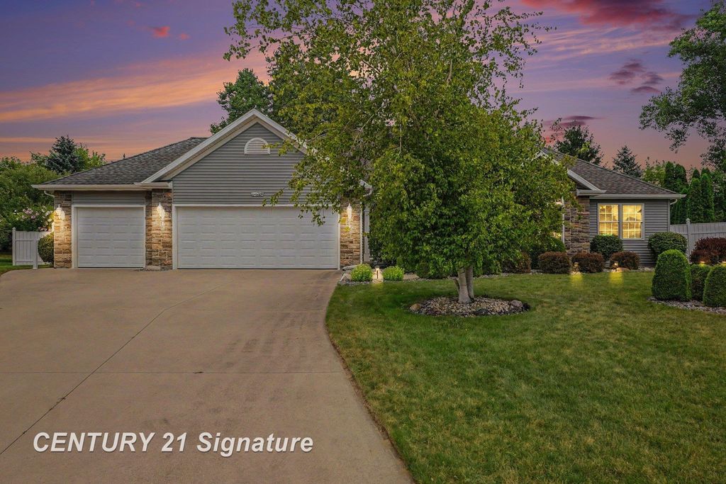 4470 Meadow Creek Court, Saginaw Twp, MI 48603