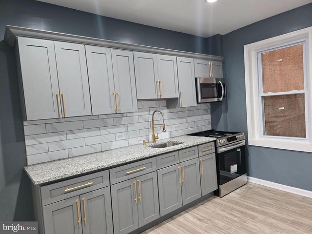 211 SPRUCE ST, Darby, PA 19023