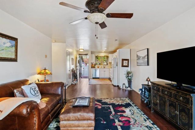 363 Orwell, Encinitas, CA 92024