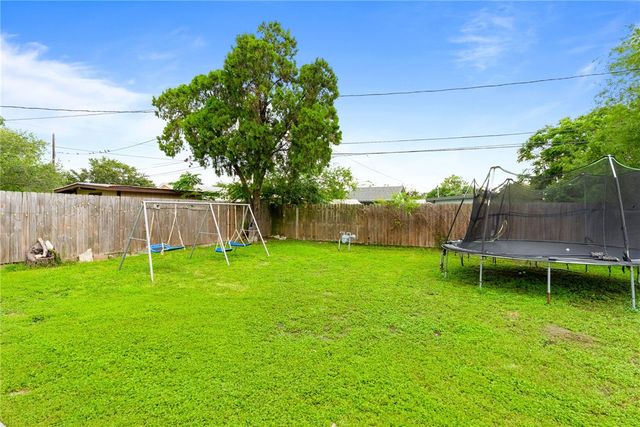 3910 Lincoln St, Corpus Christi, TX 78415