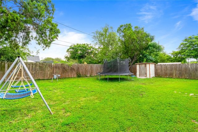 3910 Lincoln St, Corpus Christi, TX 78415