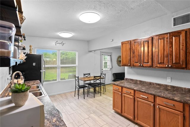 3910 Lincoln St, Corpus Christi, TX 78415