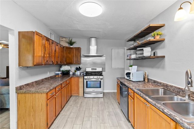 3910 Lincoln St, Corpus Christi, TX 78415