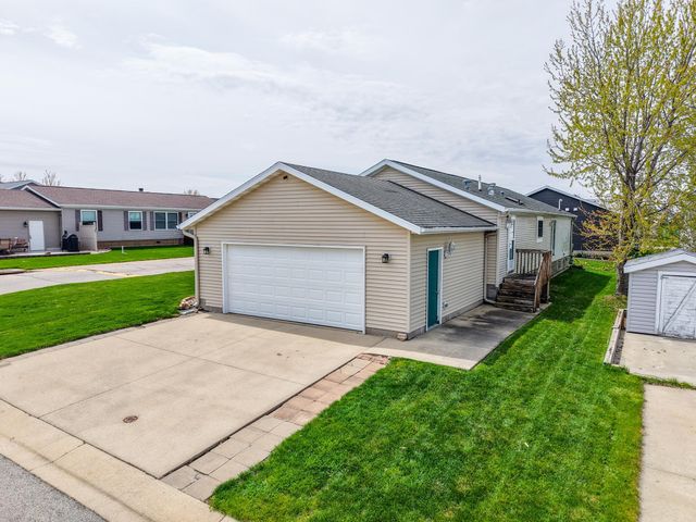 505 Peony St SE, Rochester, MN 55904