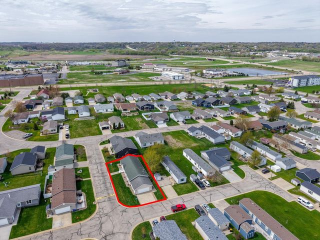 505 Peony St SE, Rochester, MN 55904