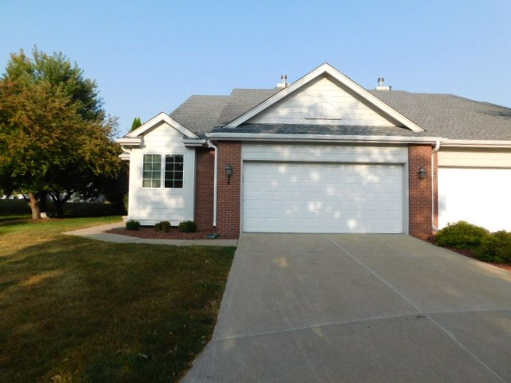5925 Ep True Parkway 25, West Des Moines, IA 50266