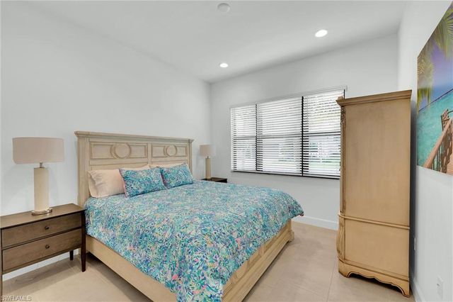 20337 Fair Oak LN, Estero, FL 33928