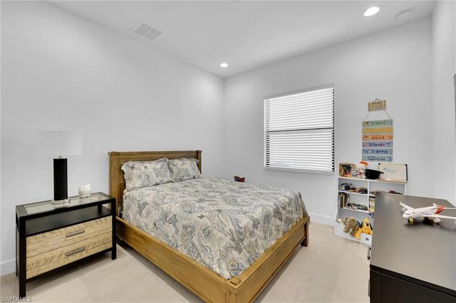 20337 Fair Oak LN, Estero, FL 33928