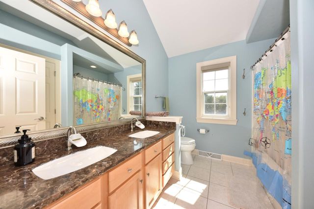 5255 W Princeton DRIVE, Franklin, WI 53132