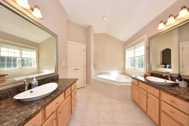 5255 W Princeton DRIVE, Franklin, WI 53132