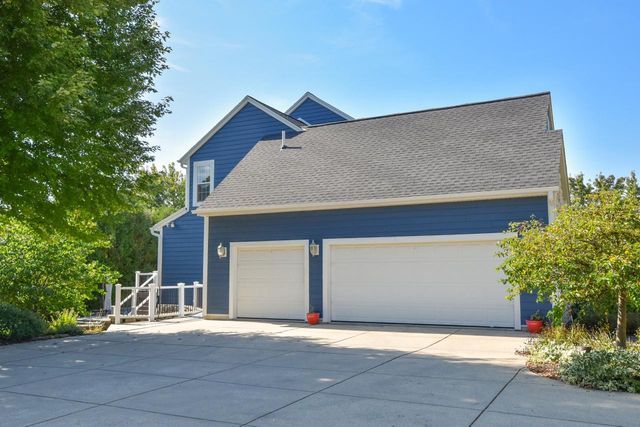 5255 W Princeton DRIVE, Franklin, WI 53132