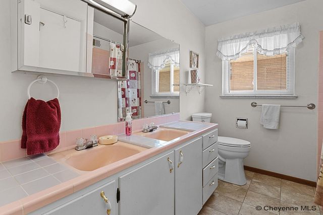 1103 ROSEBUD RD, Cheyenne, WY 82001