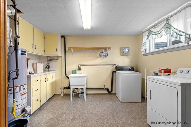 1103 ROSEBUD RD, Cheyenne, WY 82001