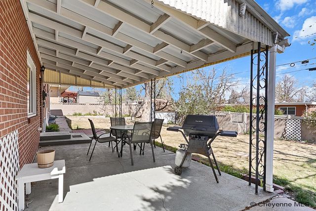 1103 ROSEBUD RD, Cheyenne, WY 82001