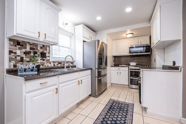 187 Wall Street, Pontiac, MI 48342