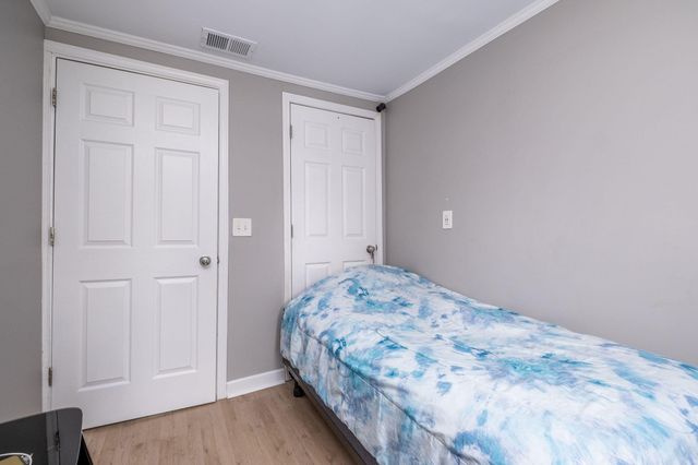 187 Wall Street, Pontiac, MI 48342