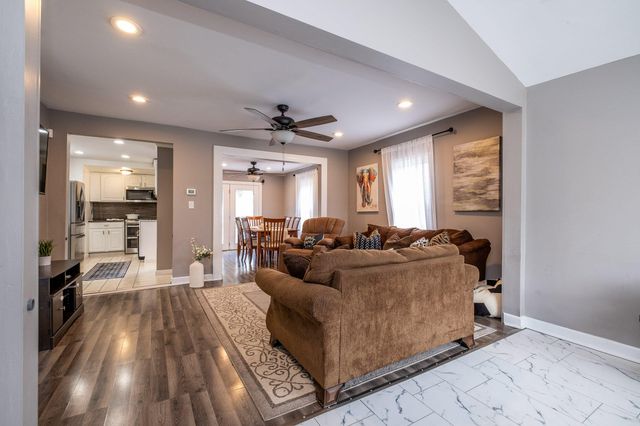 187 Wall Street, Pontiac, MI 48342