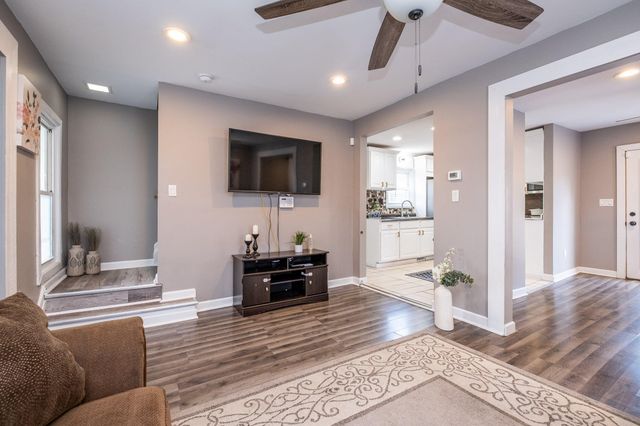 187 Wall Street, Pontiac, MI 48342