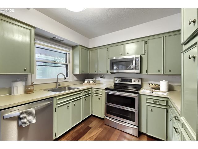 19785 Nw ROCK CREEK Dr, Portland, OR 97229