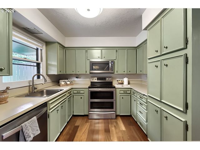 19785 Nw ROCK CREEK Dr, Portland, OR 97229