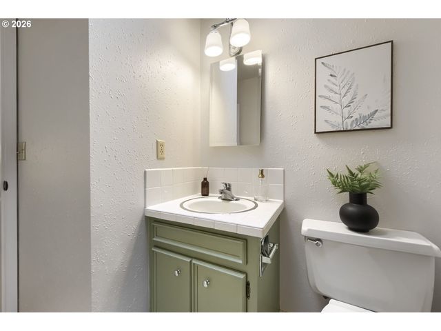 19785 Nw ROCK CREEK Dr, Portland, OR 97229