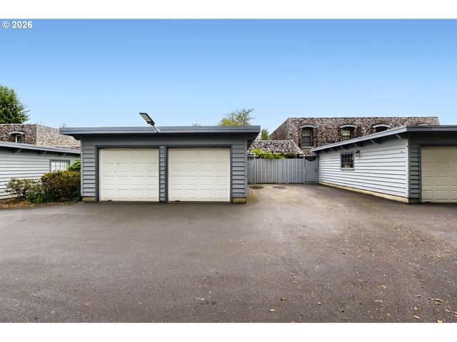 19785 Nw ROCK CREEK Dr, Portland, OR 97229