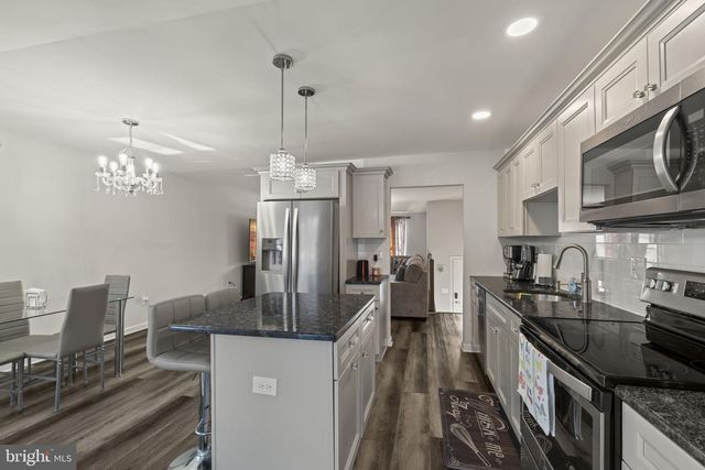 25 LAMP POST LN, Somerdale, NJ 08083