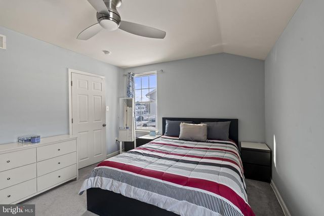 25 LAMP POST LN, Somerdale, NJ 08083