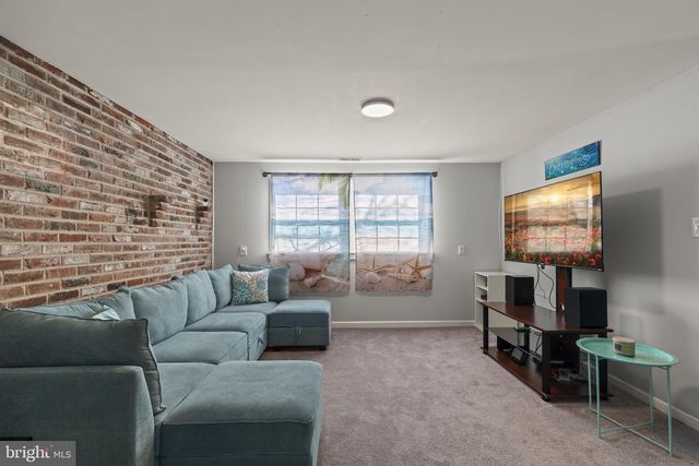 25 LAMP POST LN, Somerdale, NJ 08083