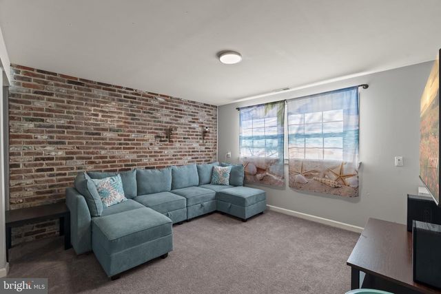 25 LAMP POST LN, Somerdale, NJ 08083