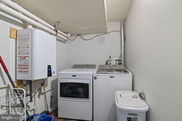 25 LAMP POST LN, Somerdale, NJ 08083