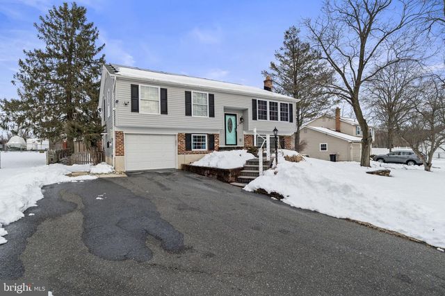 25 LAMP POST LN, Somerdale, NJ 08083