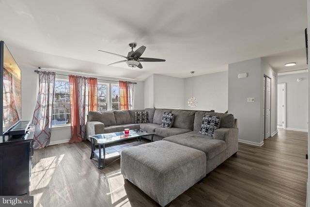 25 LAMP POST LN, Somerdale, NJ 08083