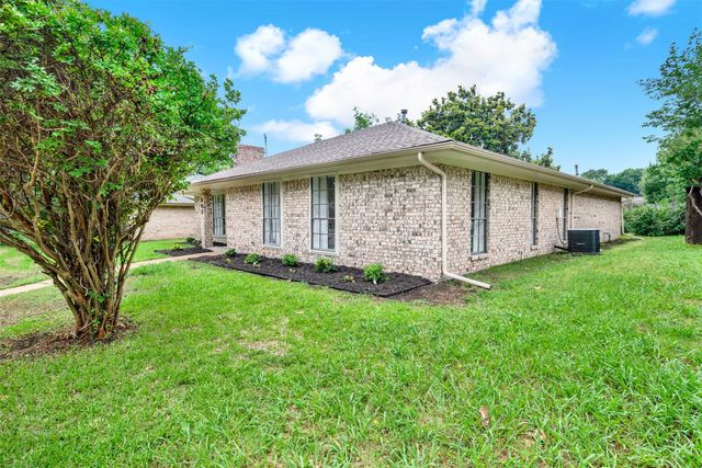 303 Randy Lee Lane, Mckinney, TX 75071