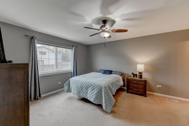 1315 Woodhollow Court, Schererville, IN 46375