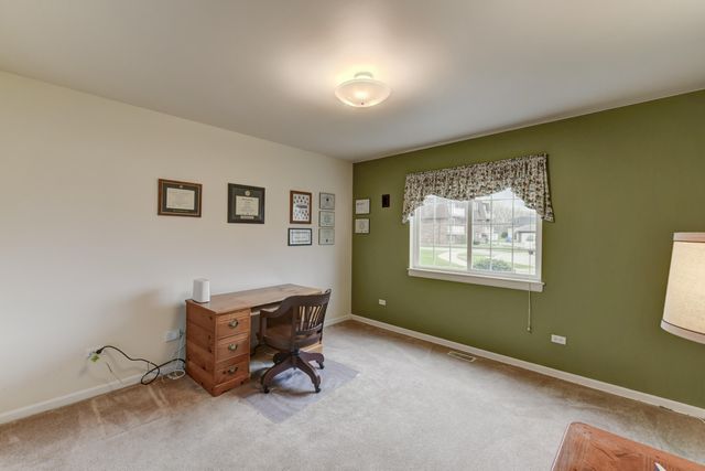 1315 Woodhollow Court, Schererville, IN 46375