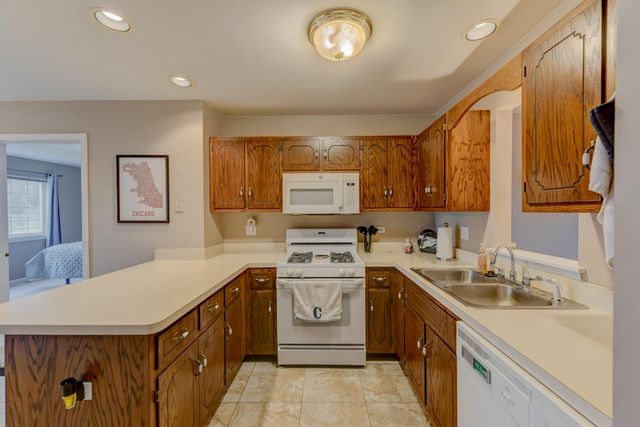 1315 Woodhollow Court, Schererville, IN 46375