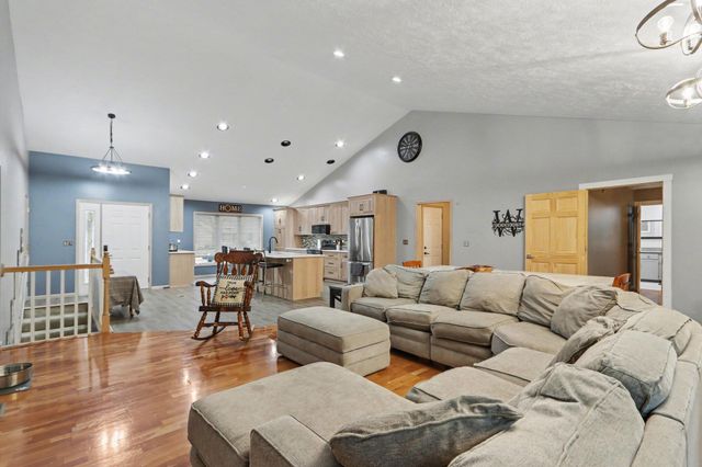 8127 Robinbrook Street, Richland Vllg, MI 49083