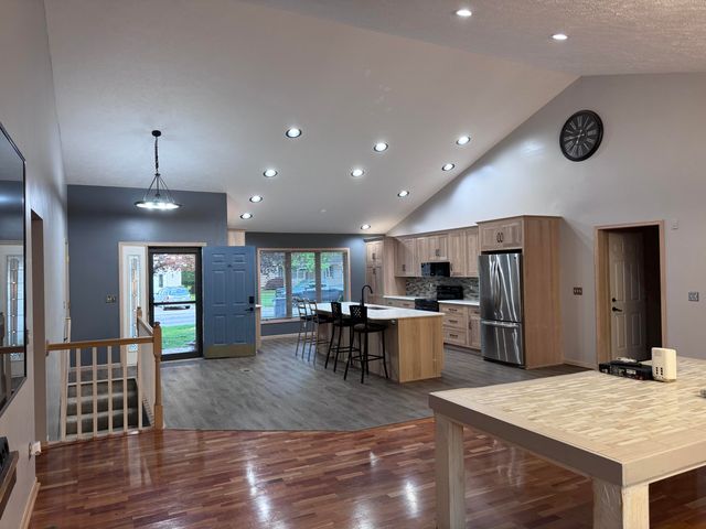 8127 Robinbrook Street, Richland Vllg, MI 49083