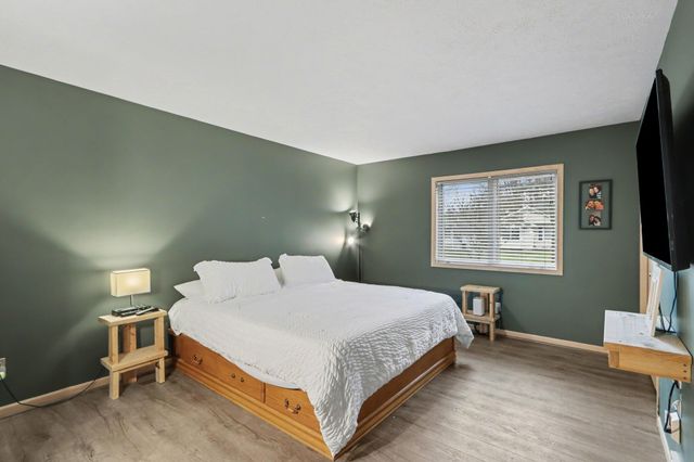 8127 Robinbrook Street, Richland Vllg, MI 49083
