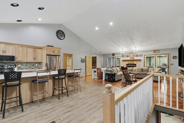 8127 Robinbrook Street, Richland Vllg, MI 49083