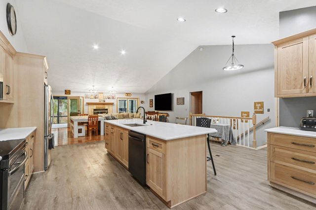 8127 Robinbrook Street, Richland Vllg, MI 49083