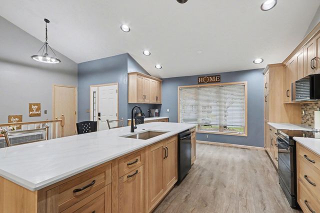 8127 Robinbrook Street, Richland Vllg, MI 49083