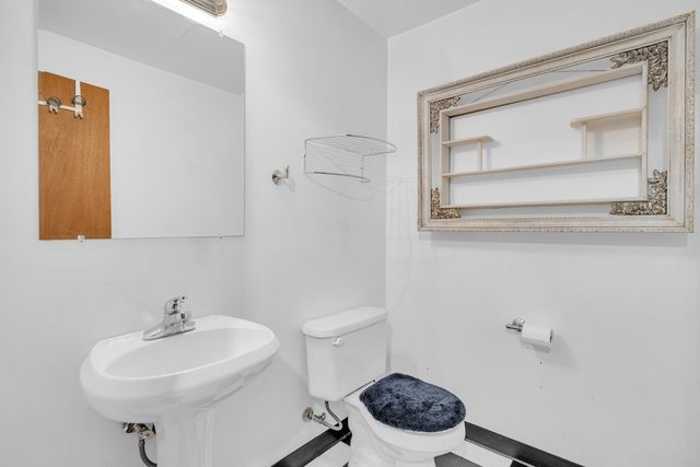 9024 Oak Street, Wheatfield, IN 46392