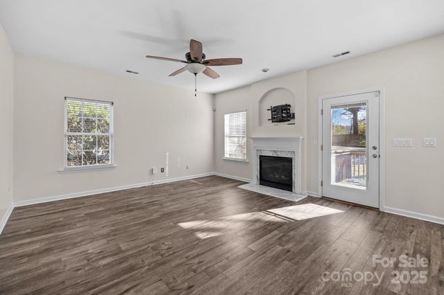 2426 Tory Oak Place, Matthews, NC 28105