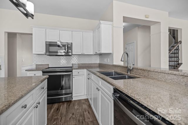 2426 Tory Oak Place, Matthews, NC 28105