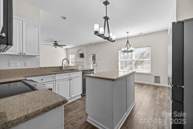 2426 Tory Oak Place, Matthews, NC 28105