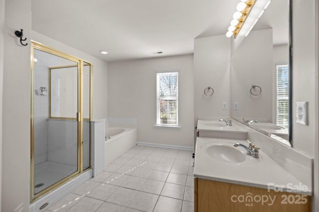 2426 Tory Oak Place, Matthews, NC 28105