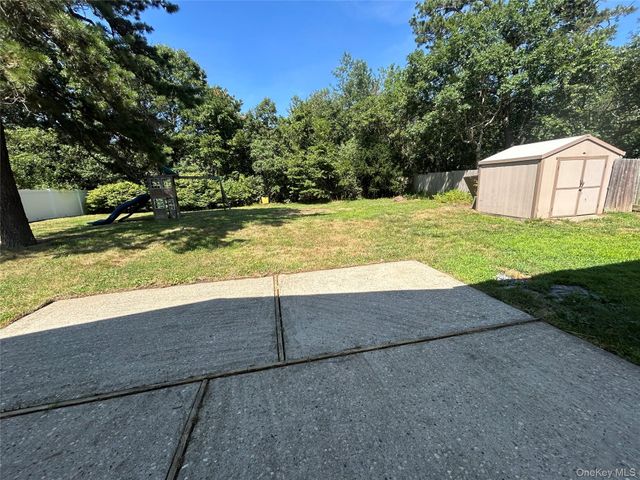 30 Balsam Drive, Medford, NY 11763
